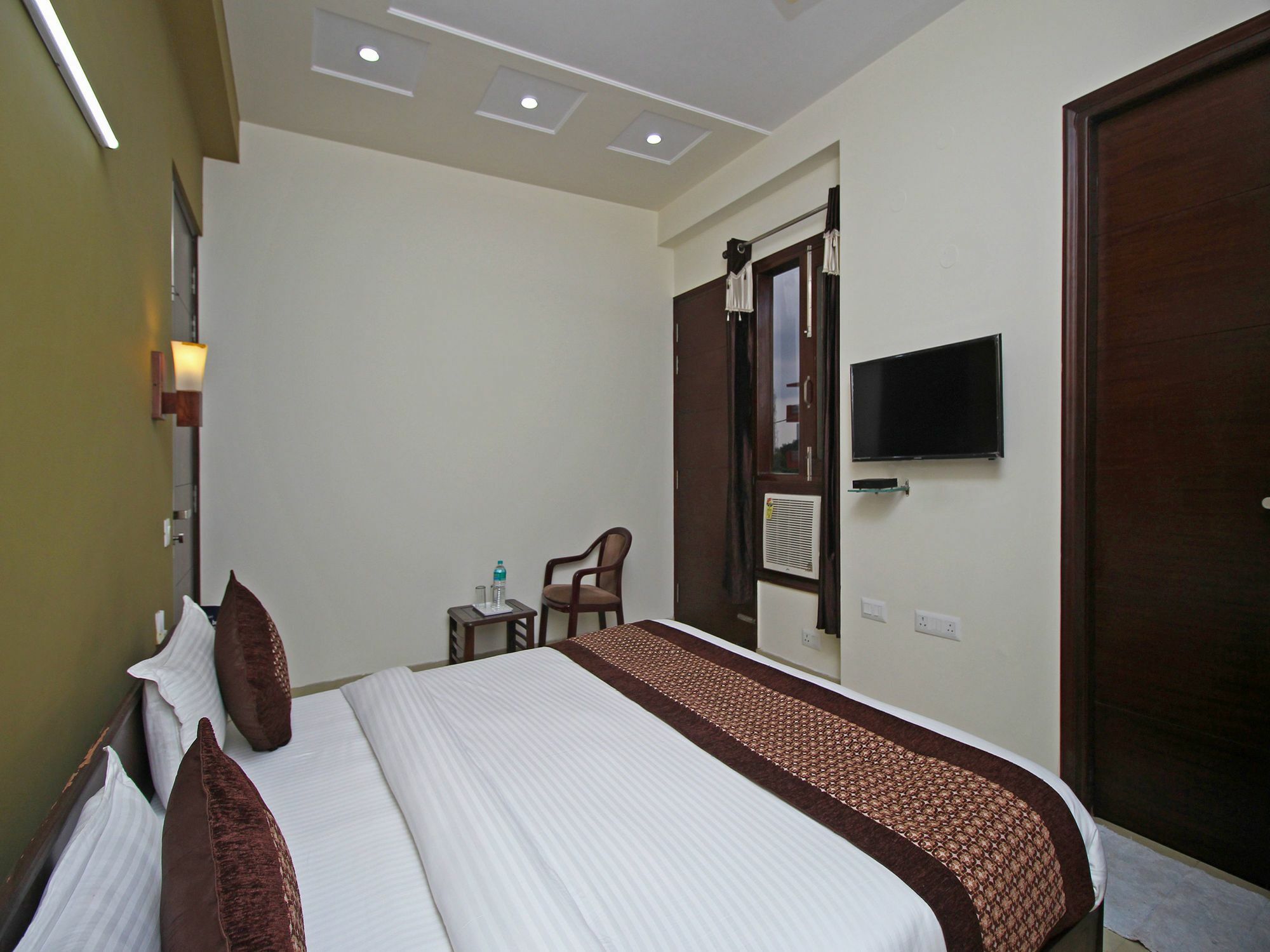 גורגאון Fabhotel Mannat Residency Sec 52 מראה חיצוני תמונה